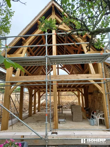 Structure bois maison prete a accueillir blocs de chanvre